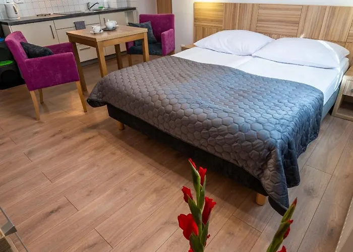 Malina & Lägenhetshotell Szklarska Poręba