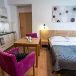 Apart-hotel Malina &
